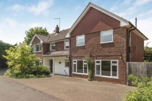 Heath Drive, Potters Bar