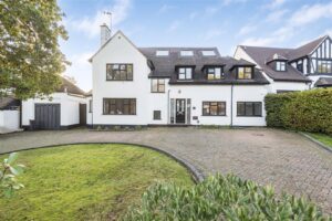 Parkgate Avenue, Hadley Wood